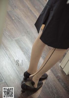 欧美亲吻图片黑白_90集免费观看