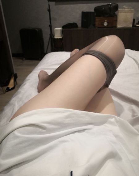 欧美吻丝足_高清免费全集观看