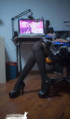 美女极品粉嫩小泬20p_720免费观看