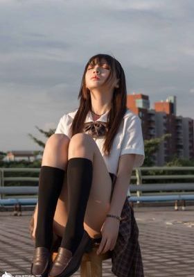 欧美suv精二区_720高清完整版播放