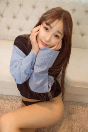 在线观看日韩美女视频_十万网红美女美酱